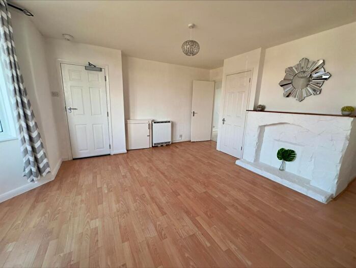 1 Bedroom Flat To Rent In Piddinghoe Avenue, Peacehaven, BN10