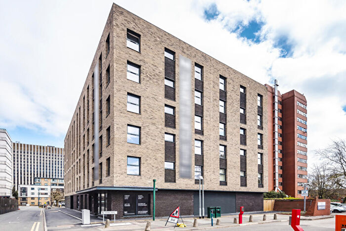 2 Bedroom Flat To Rent In Tennant Street, Birmingham, West Midlands, B15