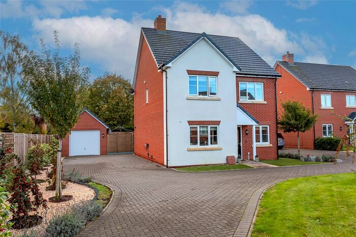 4 Bedroom Property For Sale In Parrott Close, Oakley, Bedford, Bedfordshire, MK43