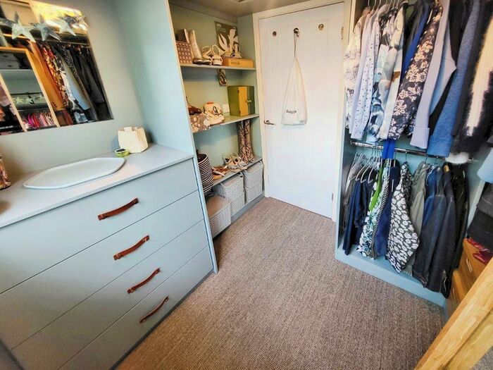 3 Bedroom Detached House For Sale In Crich View, Sherwood, Nottingham, NG5