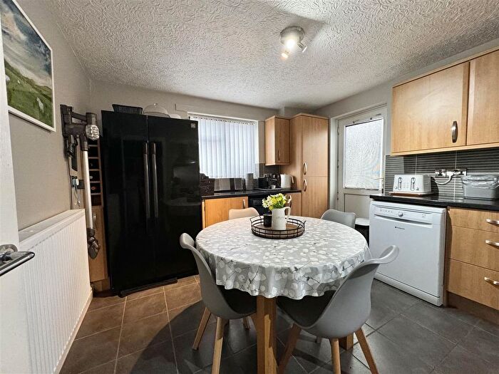 4 Bedroom Detached House For Sale In Ger Y Llan, Penrhyncoch, Aberystwyth, SY23