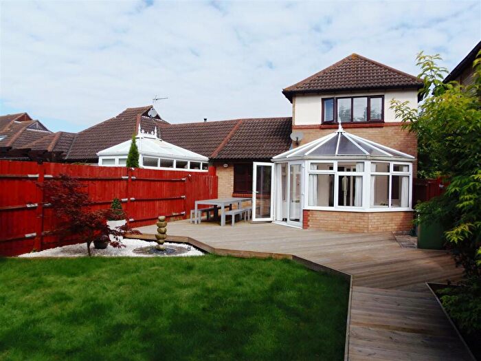 2 Bedroom Semi Detached House To Rent In Shenley Church End, MK5