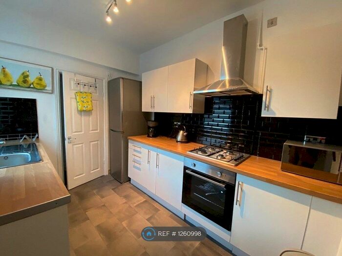 5 Bedroom Terraced House To Rent In Ashford Street, Stoke-On-Trent ST4