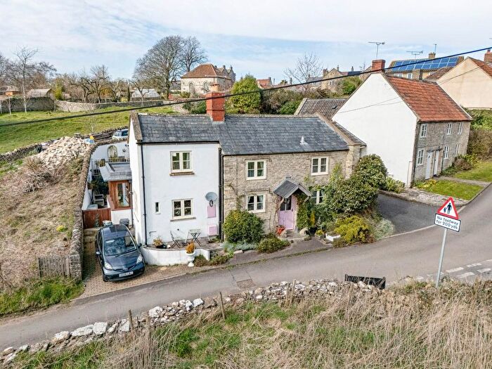 3 Bedroom Detached House For Sale In Sheepfair Lane, Marshfield, Chippenham, SN14