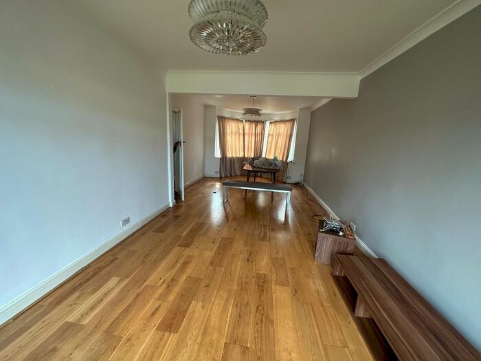 4 Bedroom Semi-Detached House To Rent In Torrington Road, Ruislip, HA4