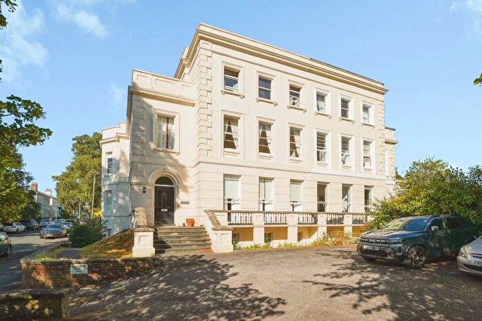 1 Bedroom Flat For Sale In London Road, Cheltenham, Gloucestershire, GL52