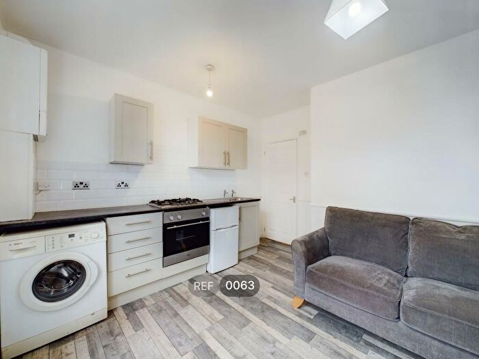 1 Bedroom Flat To Rent In Spring Bank, HU3