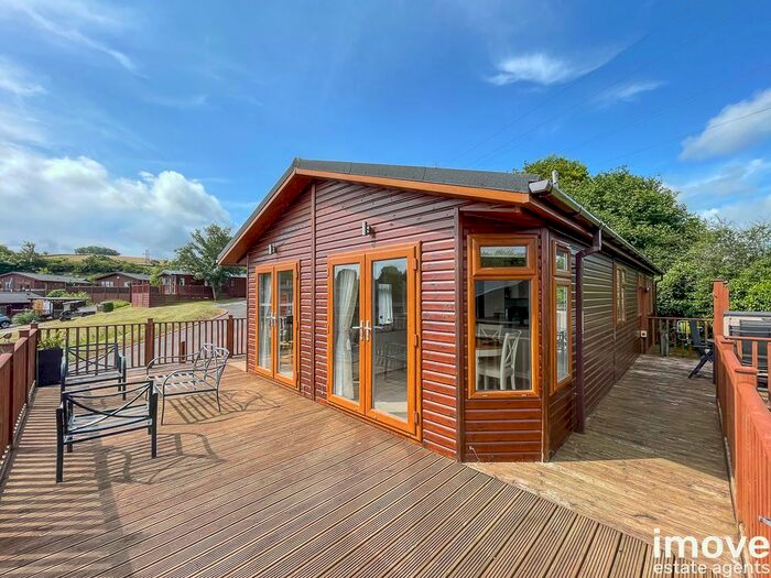 2 Bedroom Mobile/park Home For Sale In Devon Hills Holiday Village, Totnes Road, Paignton, TQ4