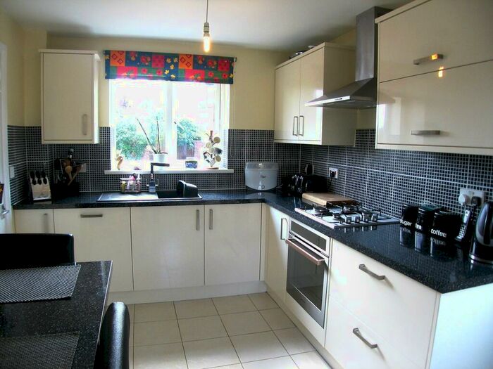 3 Bedroom Detached House To Rent In Beacon Lane, Exeter, EX4