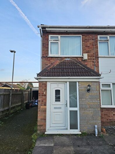 3 Bedroom Semi-Detached House To Rent In Beauville Drive, Leicester, LE4