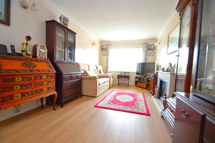 1 Bedroom Retirement Property For Sale In High Street, Great Wakering, Southend-On-Sea, SS3