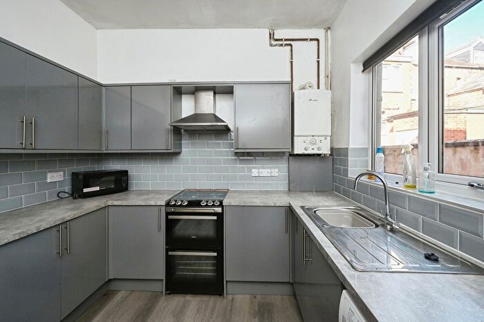 4 Bedroom End Of Terrace House For Sale In Colville Street, Nottingham, Nottinghamshire, NG1