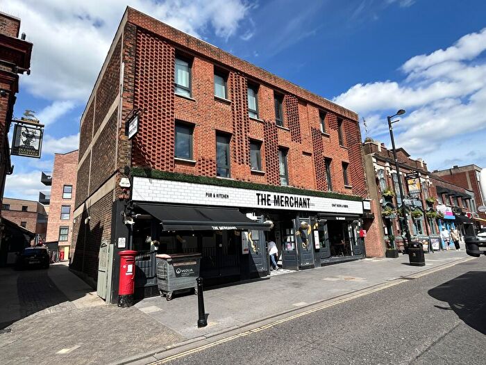 2 Bedroom Apartment To Rent In High Street, Brentwood, CM14