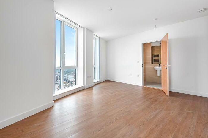 2 Bedroom Apartment To Rent In Royal Winchester House, Bracknell, RG12