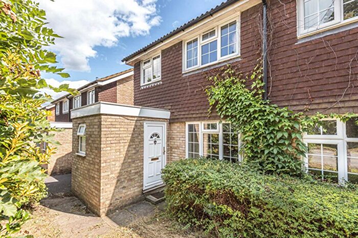 4 Bedroom Semi Detached House To Rent In Southway, Guildford, GU2