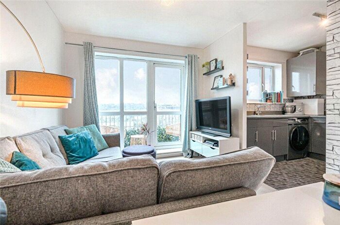 2 Bedroom Apartment For Sale In Windrush Drive, High Wycombe, Buckinghamshire, HP13