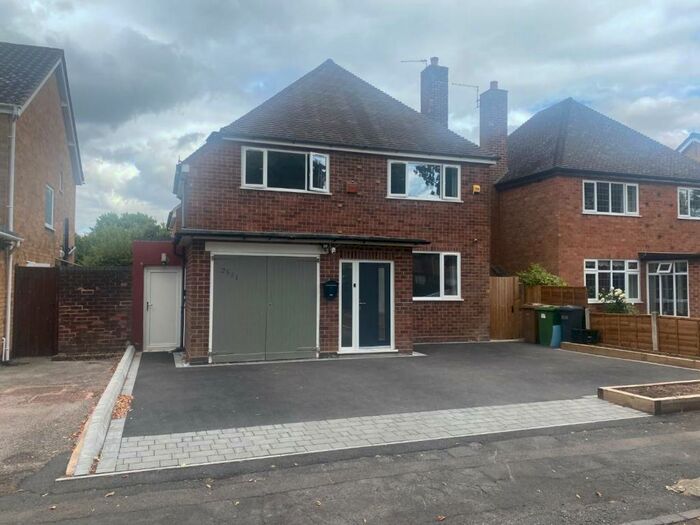 4 Bedroom Detached House To Rent In Stratford Road, Hockley Heath, Solihull, West Midlands, B94