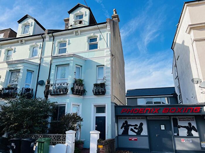 2 Bedroom Flat To Rent In Pevensey Road, Eastbourne, BN22