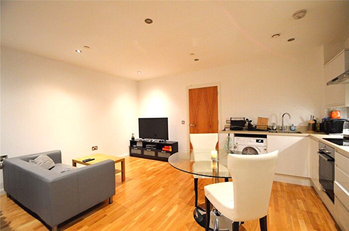 1 Bedroom Flat To Rent In Emerald House, Lansdowne Road, Croydon, CR0