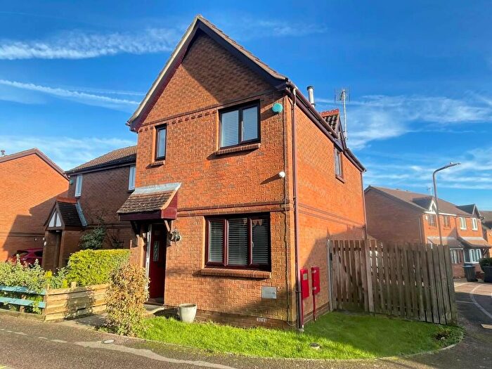 3 Bedroom Property To Rent In Fontwell Drive, Milton Keynes, MK3