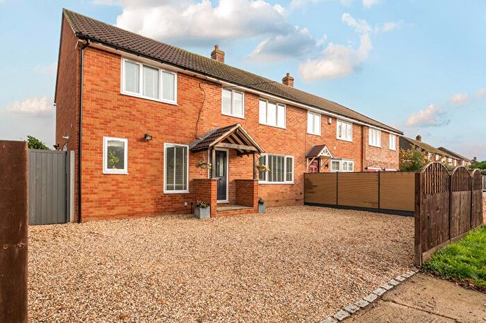4 Bedroom Semi Detached House For Sale In Sagecroft Road, Thatcham, , Berkshire, RG18