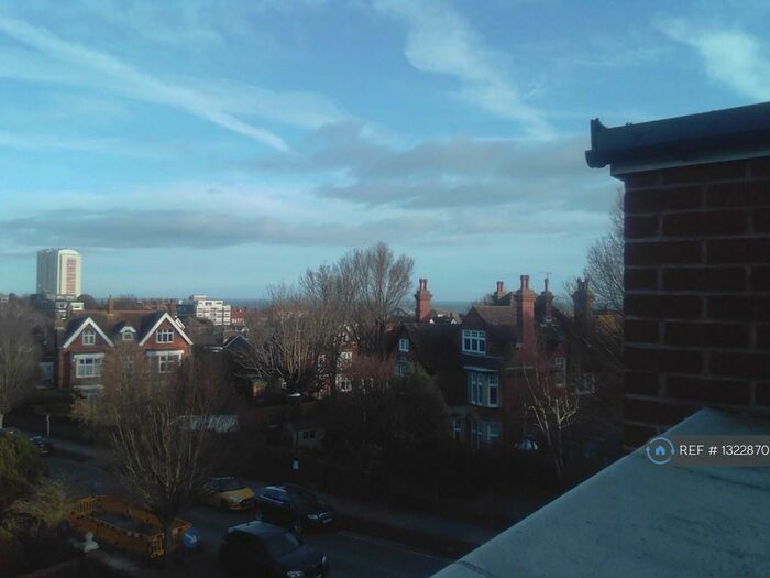 2 Bedroom Flat To Rent In Dalton Road, Eastbourne, BN20