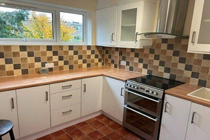 2 Bedroom Flat To Rent In Maybury, Beckenham, BR3