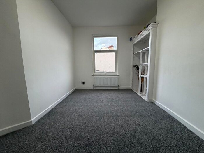 3 Bedroom Maisonette To Rent In Lonsdale Avenue, Wembley, HA9