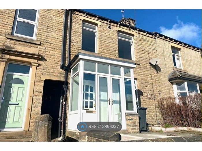 2 Bedroom Terraced House To Rent In Thornhill Rd, Brighouse, HD6