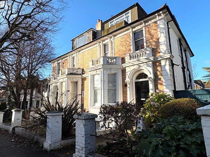 Studio To Rent In Denmark Villas, Hove, BN3