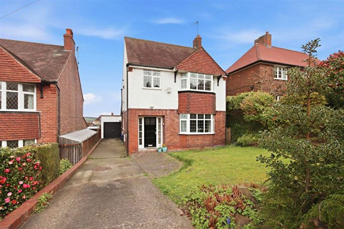 3 Bedroom Detached House For Sale In Paxton Road, Tapton, Chesterfield, S41