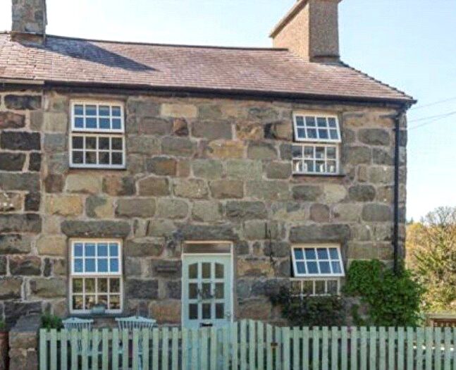 3 Bedroom End Terrace House For Sale In Llanystumdwy, Criccieth, Gwynedd, LL52