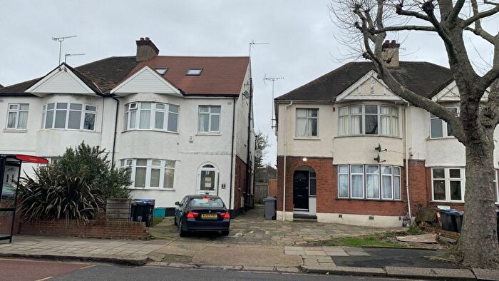 4 Bedroom Flat To Rent In Wrottesley Road, Kensal Green, NW10