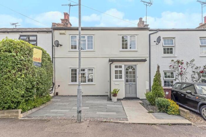 4 Bedroom Cottage To Rent In Bushey Heath, Hertfordshire, WD23