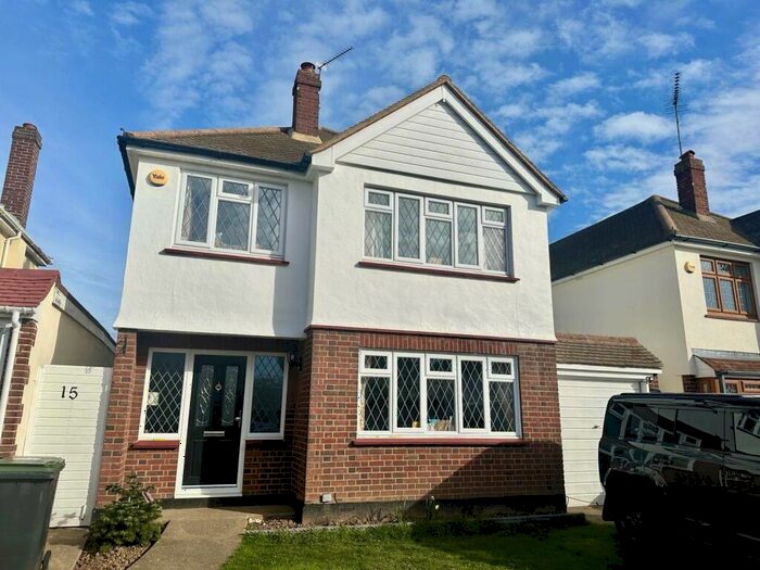 3 Bedroom Detached House To Rent In Glynde Way, Southend On Sea, Essex, SS2