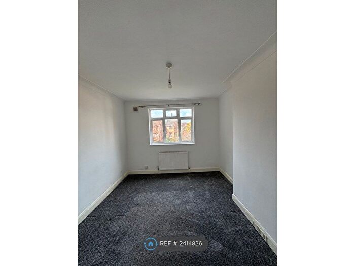 1 Bedroom Flat To Rent In Orchard Court, London, N22