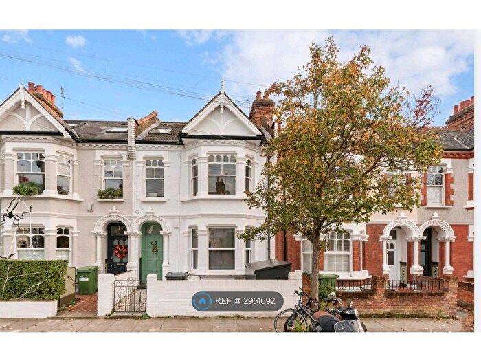 3 Bedroom Maisonette To Rent In Kenyon Street, London, SW6