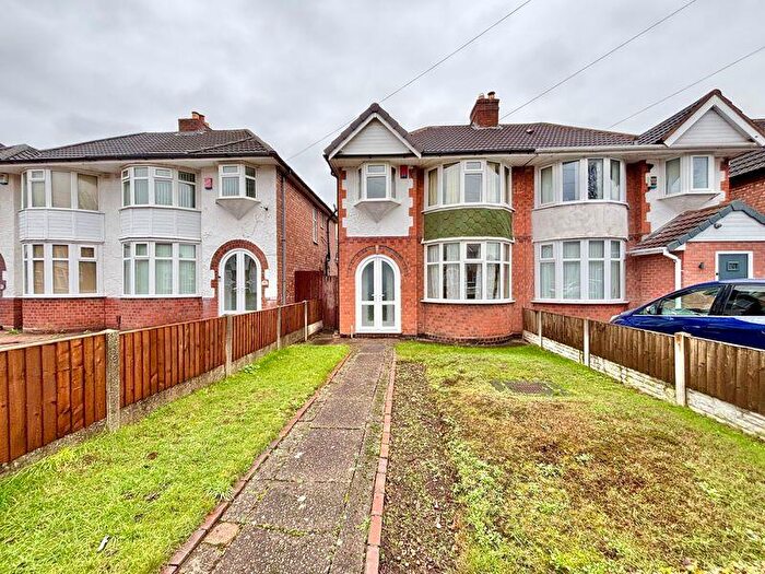 3 Bedroom Semi Detached House For Sale In Glendower Road, Perry Barr, Birmingham, B42