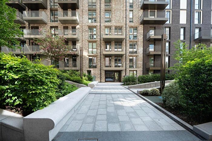 2 Bedroom Flat To Rent In Merino Garden, London, E1W