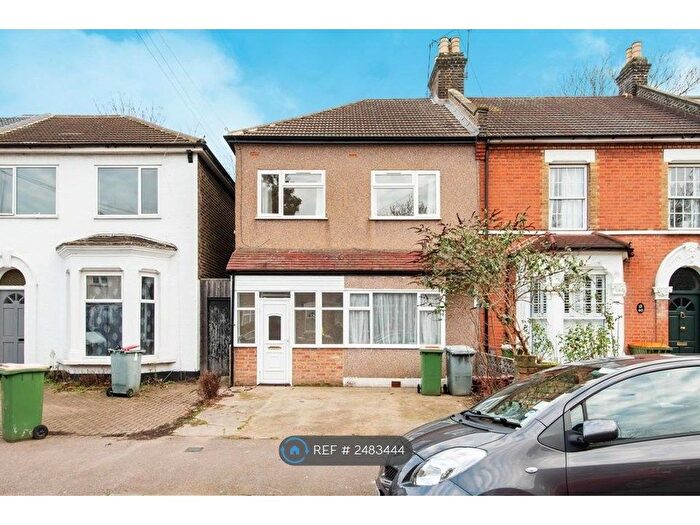 3 Bedroom Terraced House To Rent In Albany Road, London, E12
