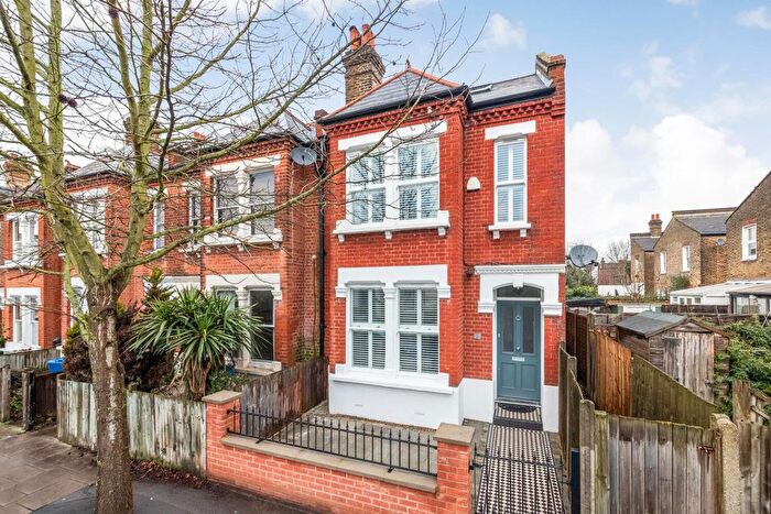 4 Bedroom Property To Rent In Crawthew Grove, East Dulwich, London, SE22