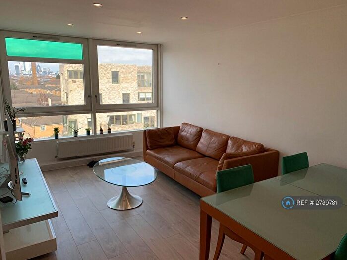 2 Bedroom Flat To Rent In Pelican House, London, SE15