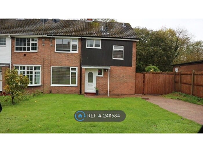 3 Bedroom Semi-Detached House To Rent In Chesterfield Road, Dawley, Telford, TF4