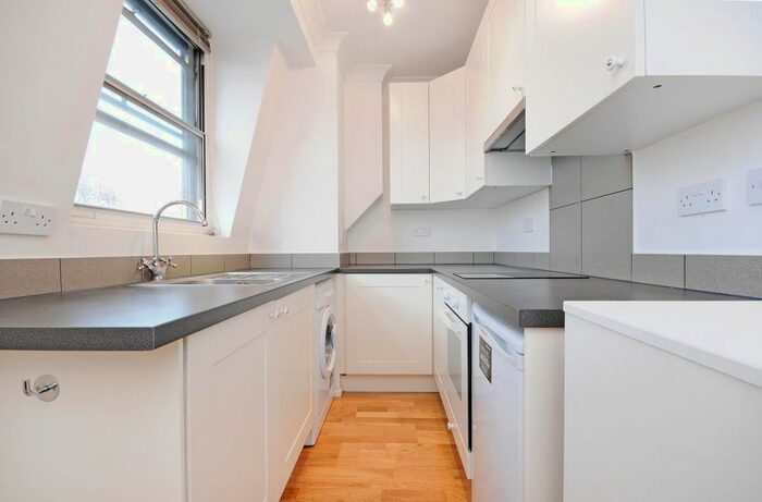Studio To Rent In Cromwell Road, Earls Court SW5