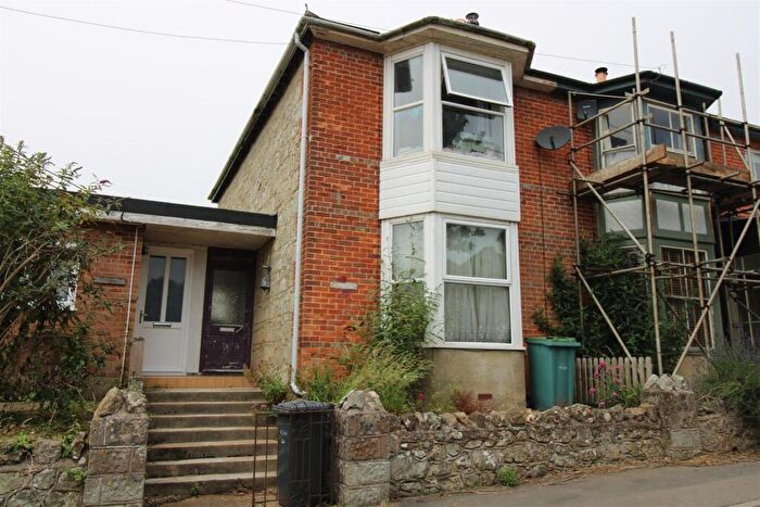 2 Bedroom House For Sale In Newport Road, Niton, Ventnor, PO38