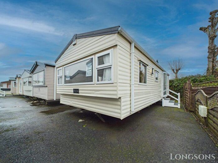 2 Bedroom Park Home For Sale In Felixstowe Beach Holiday Park, IP11