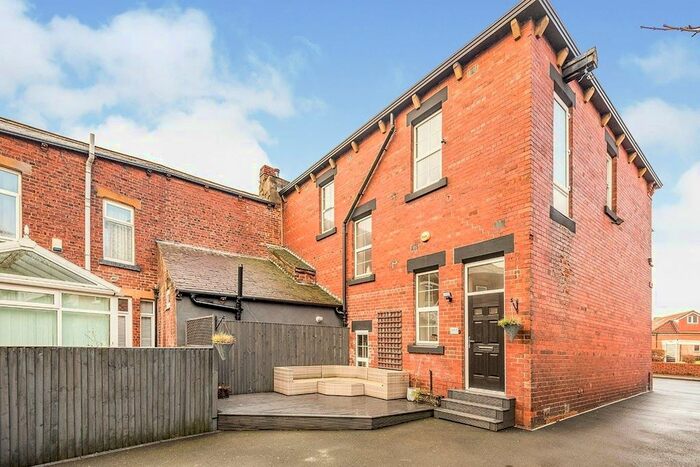 1 Bedroom Flat To Rent In Ledger Lane, Lofthouse, Wakefield, West Yorkshire, WF3