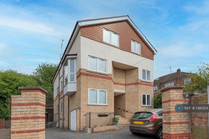 2 Bedroom Flat To Rent In Benton's Lane, London, SE27