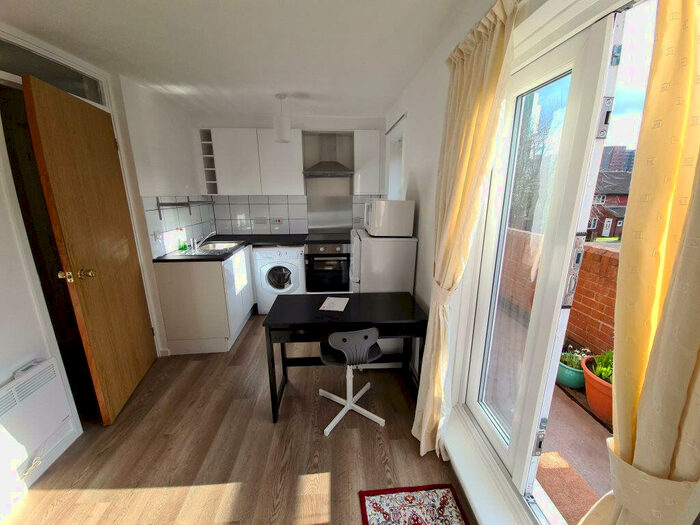 1 Bedroom House To Rent In Well Close Rise, Leeds, LS7