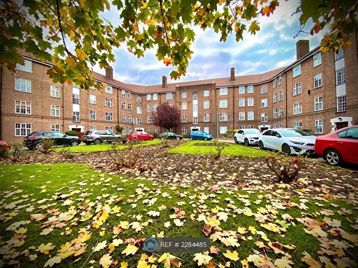 3 Bedroom Flat To Rent In Norbiton Hall, Kingston Upon Thames, KT2
